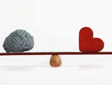 Πως τελικά πρέπει να παίρνουμε τις αποφάσεις; - Με λογική ή με συναίσθημα;